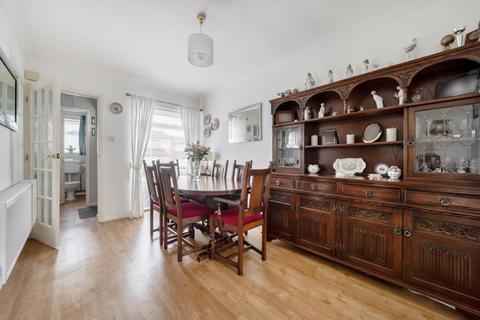 9 Grenville Way, Thame, OX9 3YW