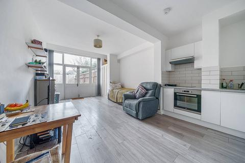 Flat B1, 22 Rodway Road, Bromley, BR1 3JL