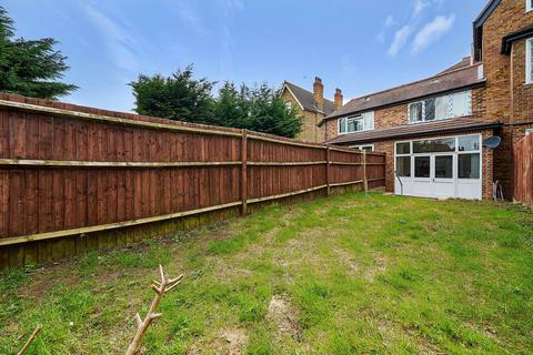 Flat B1, 22 Rodway Road, Bromley, BR1 3JL