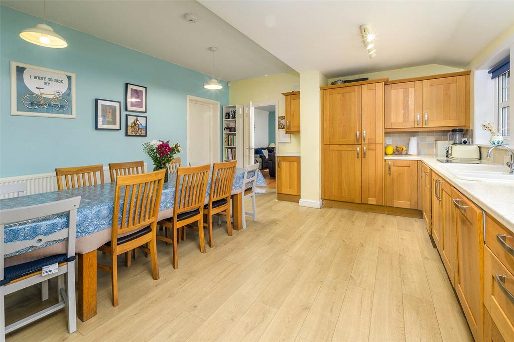 Mitford Road, Morpeth, Northumberland, NE61 4 bed semidetached house for sale £400,000
