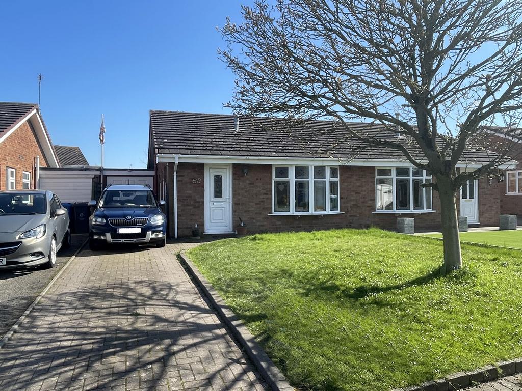 Nuthurst Drive, Churchbridge, Cannock, WS11 8SZ 2 bed semidetached