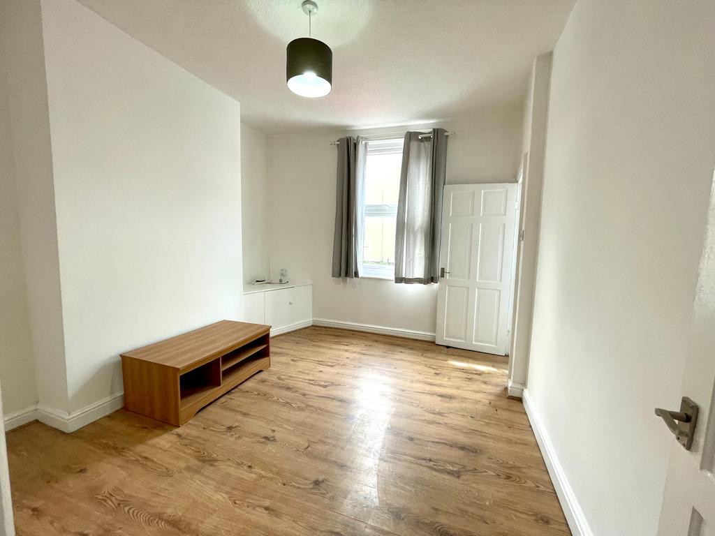 Granville Terrace, Hull Road, York, YO10 2 bed terraced house £1,000