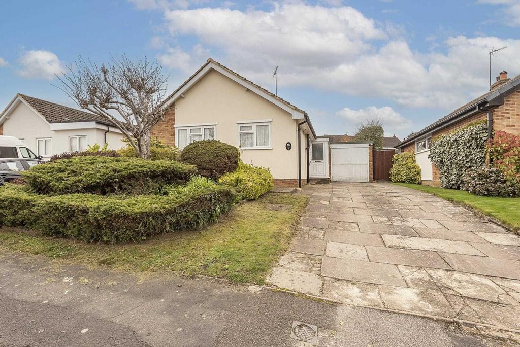 The Greenway, Tring 2 bed bungalow for sale £635,000
