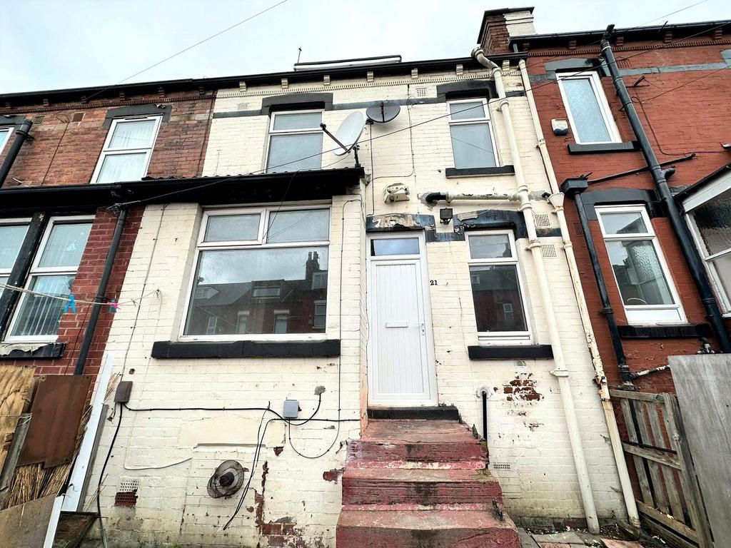 Brownhill Avenue, Harehills, Leeds, LS9 2 bed terraced house to rent