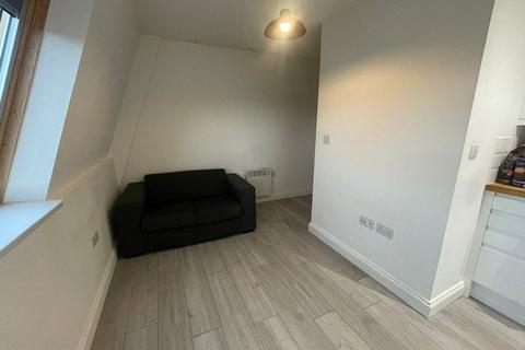 1 bedroom flat to rent, James Street, Bradford, West Yorkshire, UK, BD1