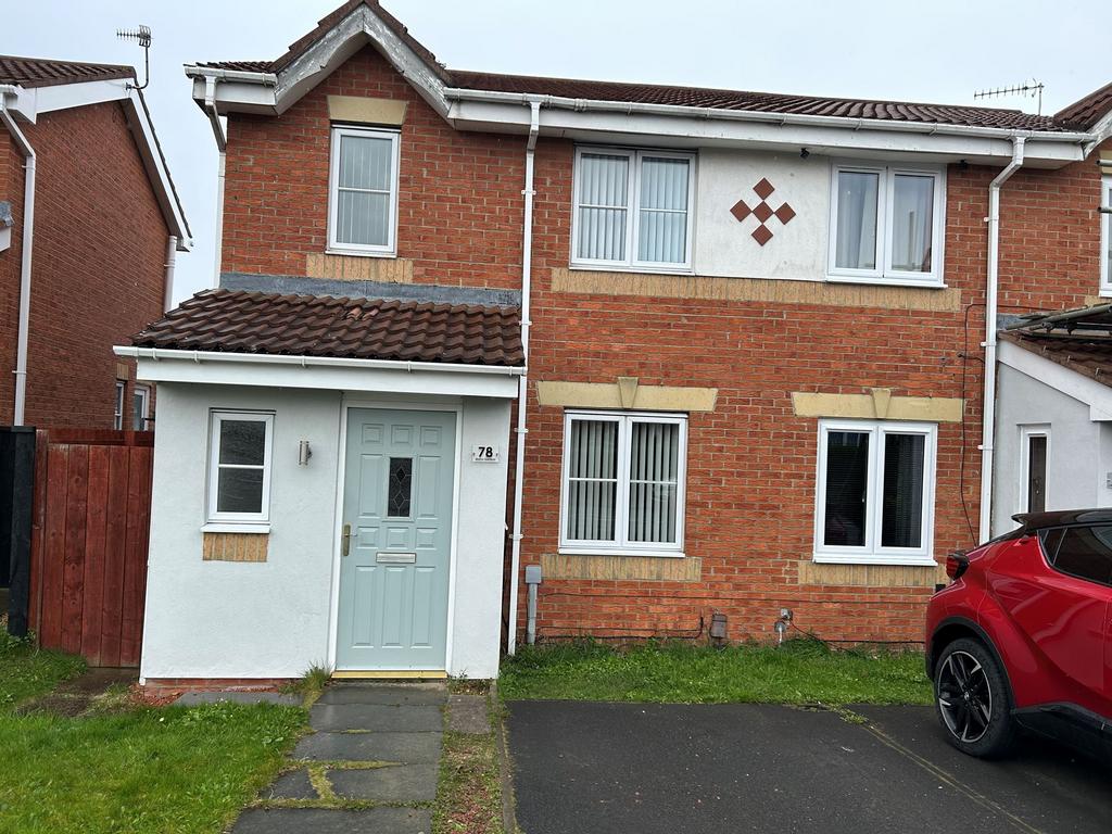Manor Gardens, Wardley, Gateshead, Tyne and Wear, NE10 8UZ 3 bed semi