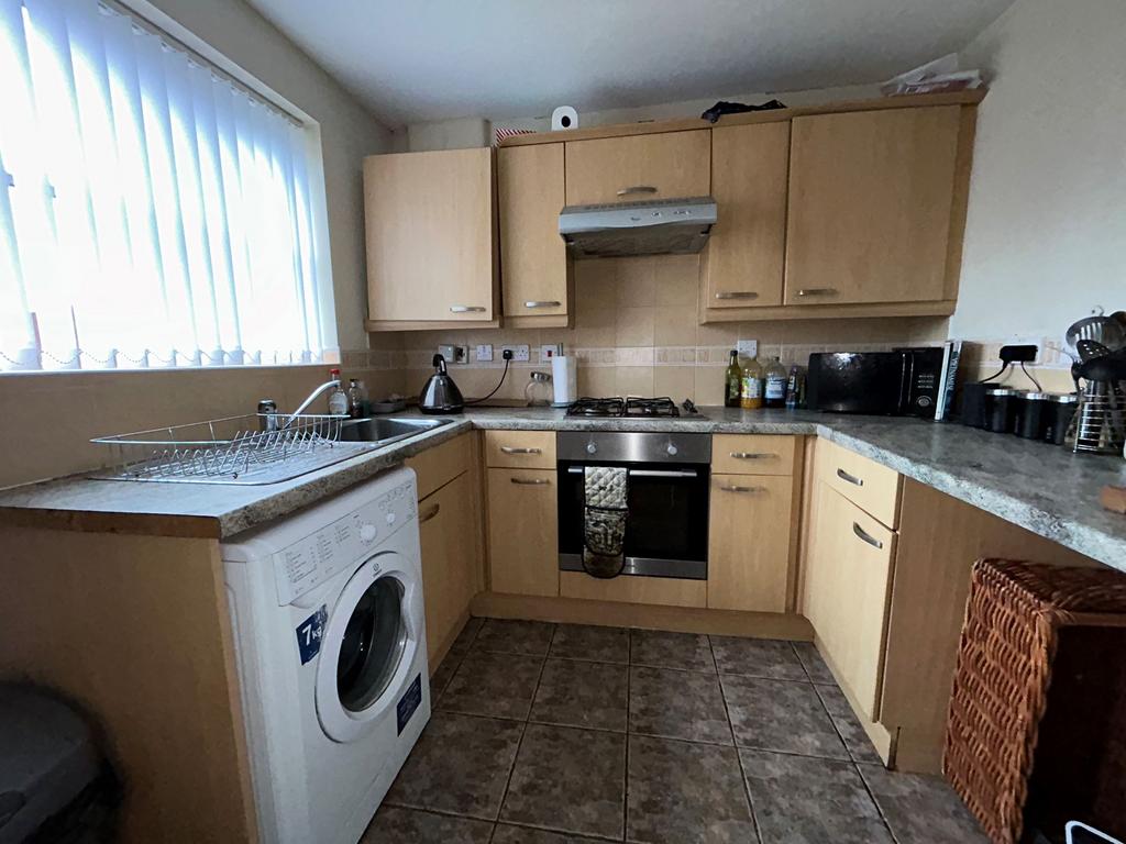 Manor Gardens, Wardley, Gateshead, Tyne and Wear, NE10 8UZ 3 bed semi