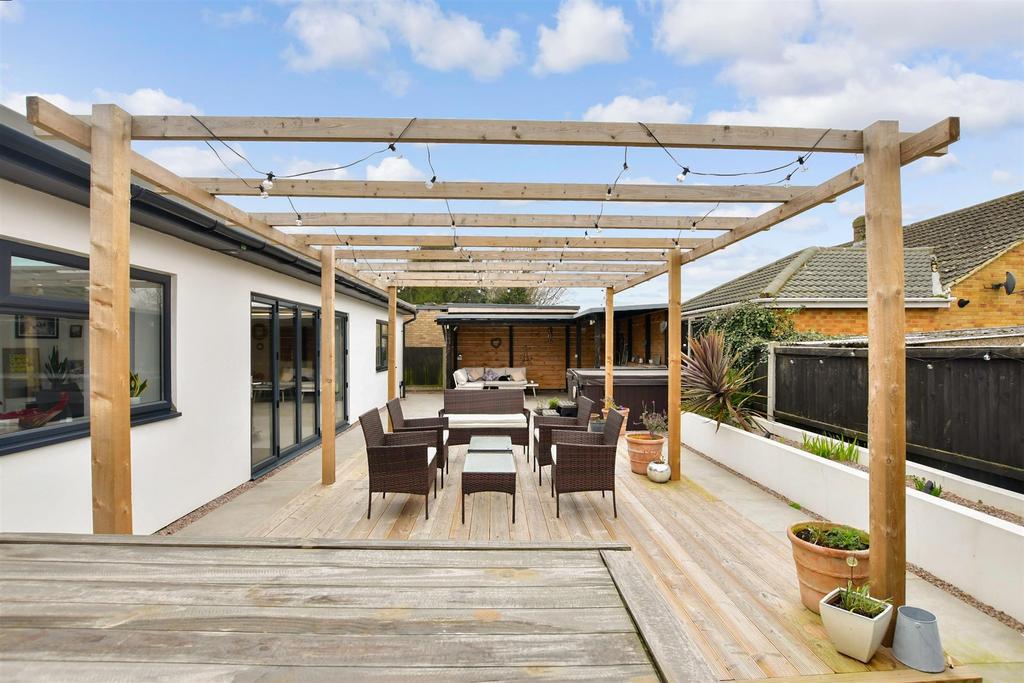 Bradstow Way, Broadstairs, Kent 3 bed detached bungalow for sale £700,000