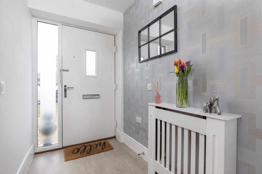 Falcon Drive, Newton Mearns 3 bed semidetached villa £285,000