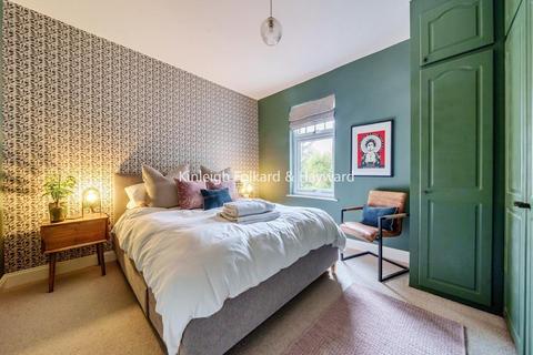 108 Woodgrange Avenue, London, N12 0PS