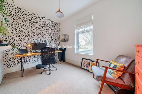 108 Woodgrange Avenue, London, N12 0PS
