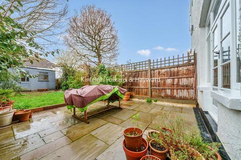 108 Woodgrange Avenue, London, N12 0PS