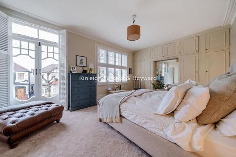 108 Woodgrange Avenue, London, N12 0PS