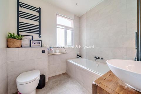 108 Woodgrange Avenue, London, N12 0PS
