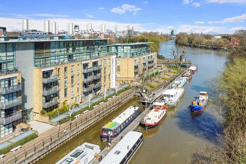 Apartment 53, 2 Point Wharf Lane, Brentford, TW8 0EA