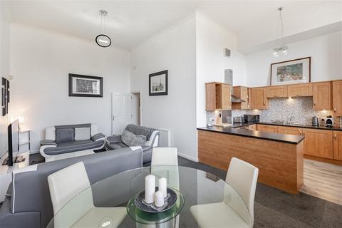7 Academy Place, Bathgate, EH48 1AS