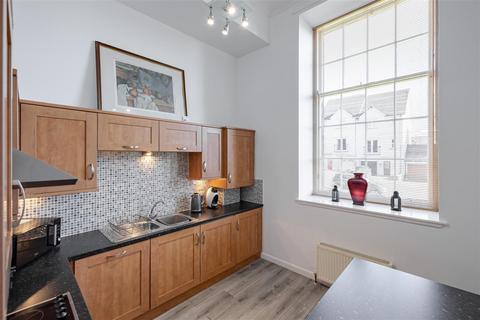 7 Academy Place, Bathgate, EH48 1AS