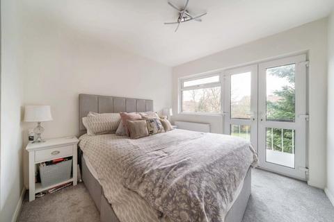 Flat 4, Cawston Court Highland Road, Bromley, BR1 4AF