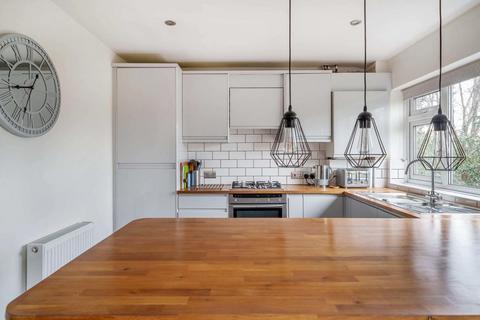 Flat 4, Cawston Court Highland Road, Bromley, BR1 4AF