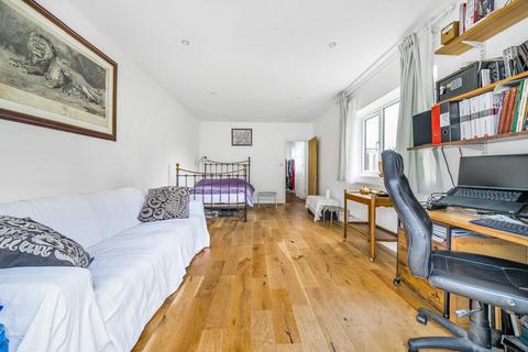 97 Kingsway, West Wickham, BR4 9JE
