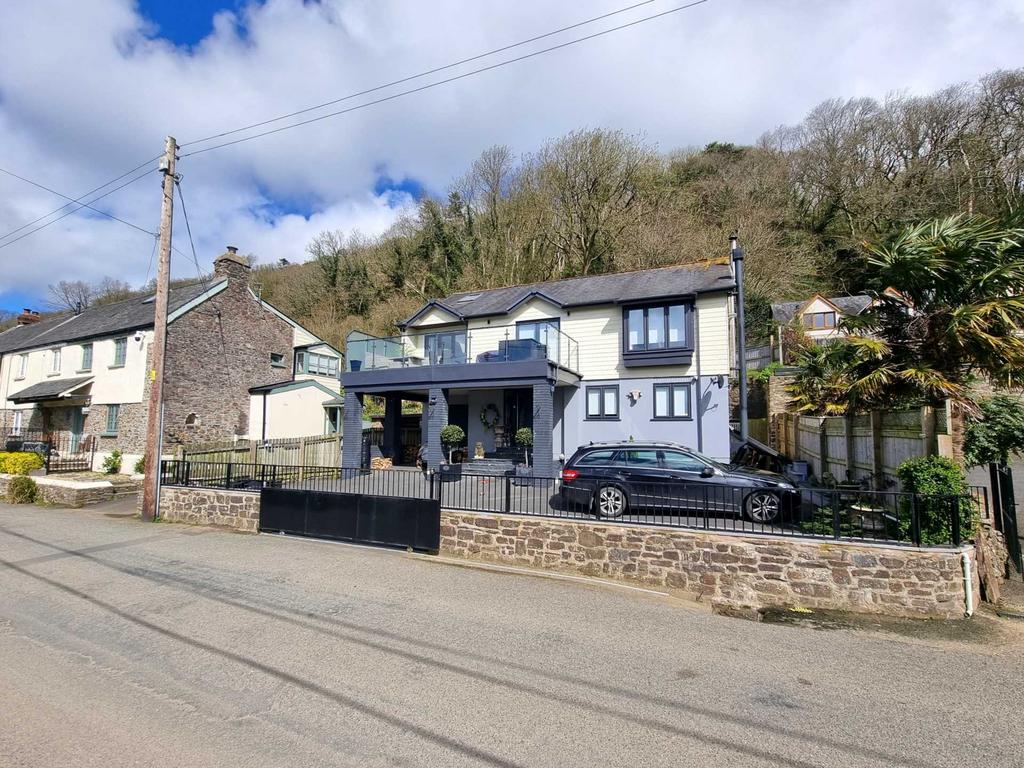 Weare Giffard 5 bed detached house for sale £650,000