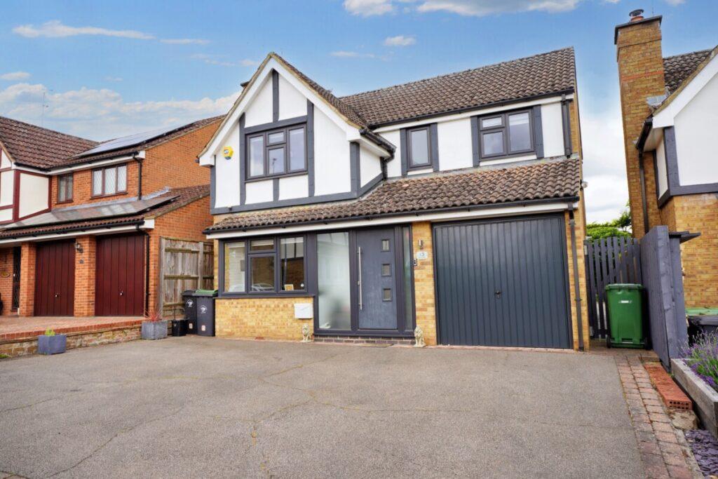 Birchalls, Stansted Mountfitchet. CM24 4 bed detached house for sale