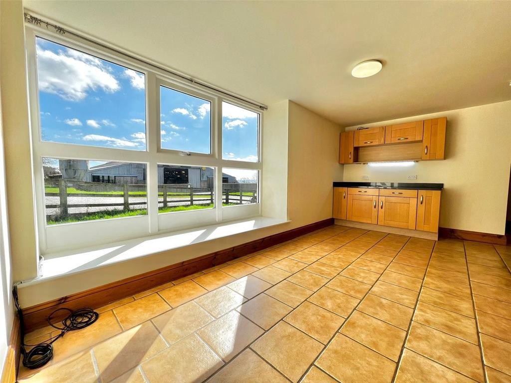 Denton, Ilkley, West Yorkshire, UK, LS29 4 bed house £1,750 pcm (£404 pw)