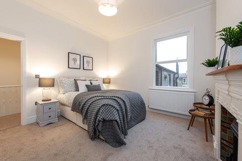 19 Moring Road, Tooting, London, SW17 8DN