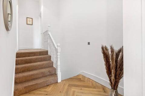 19 Moring Road, Tooting, London, SW17 8DN