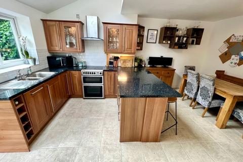97 Gracemere Crescent, Yardley Wood, Birmingham, B28 0UB