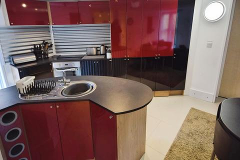 2 bedroom apartment to rent, Forest Edge, Sneyd Street