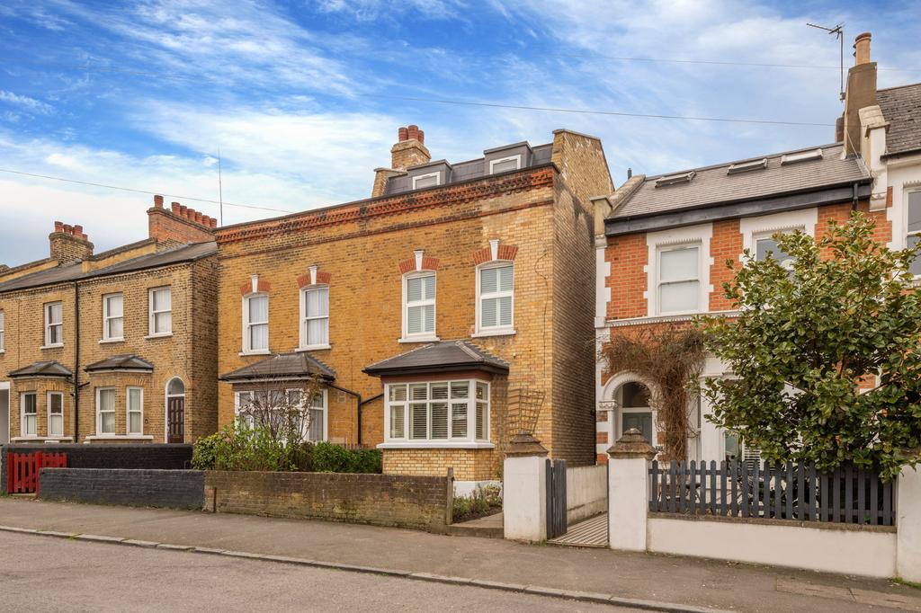 Clive Road, West Dulwich, SE21 4 bed semidetached house £1,150,000