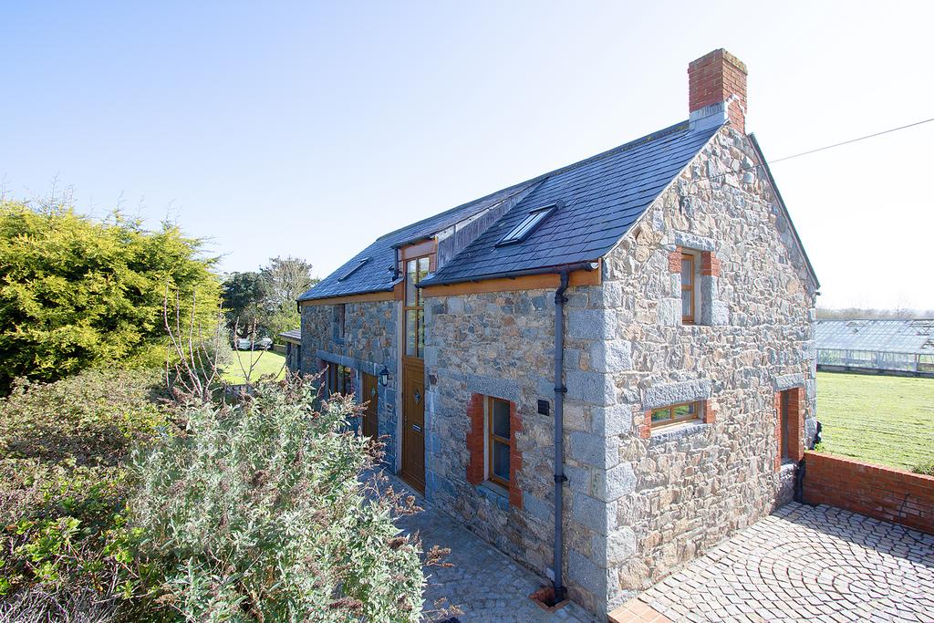Rue Du Marais, Castel, Guernsey, GY5 3 bed detached house for sale £