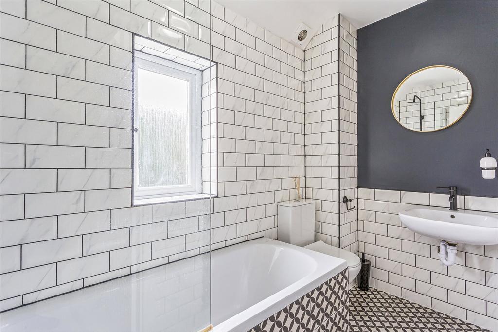 Bath/Shower Room