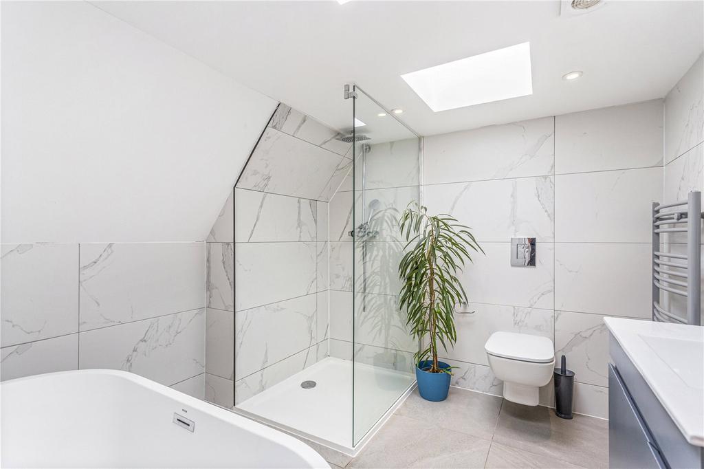 Bath/Shower Room