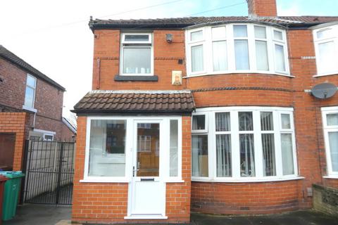 4 bedroom semi-detached house to rent, Finchley Road, Manchester