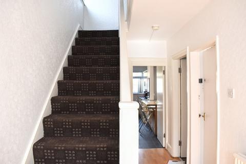 4 bedroom semi-detached house to rent, Finchley Road, Manchester
