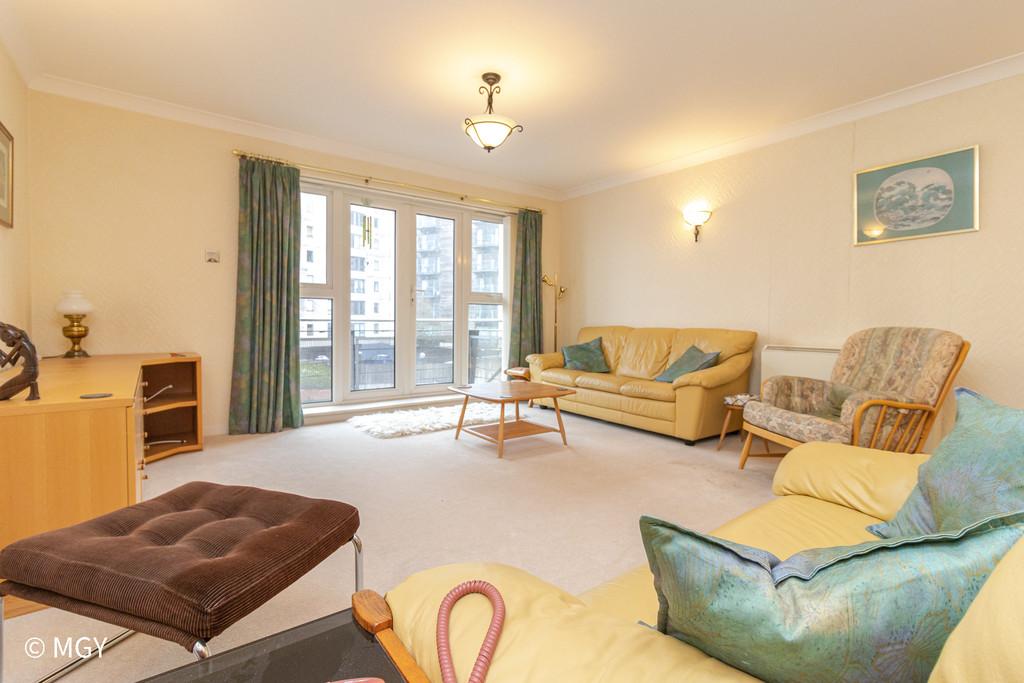 Adventurers Quay, Cardiff Bay 3 bed apartment £1,500 pcm (£346 pw)