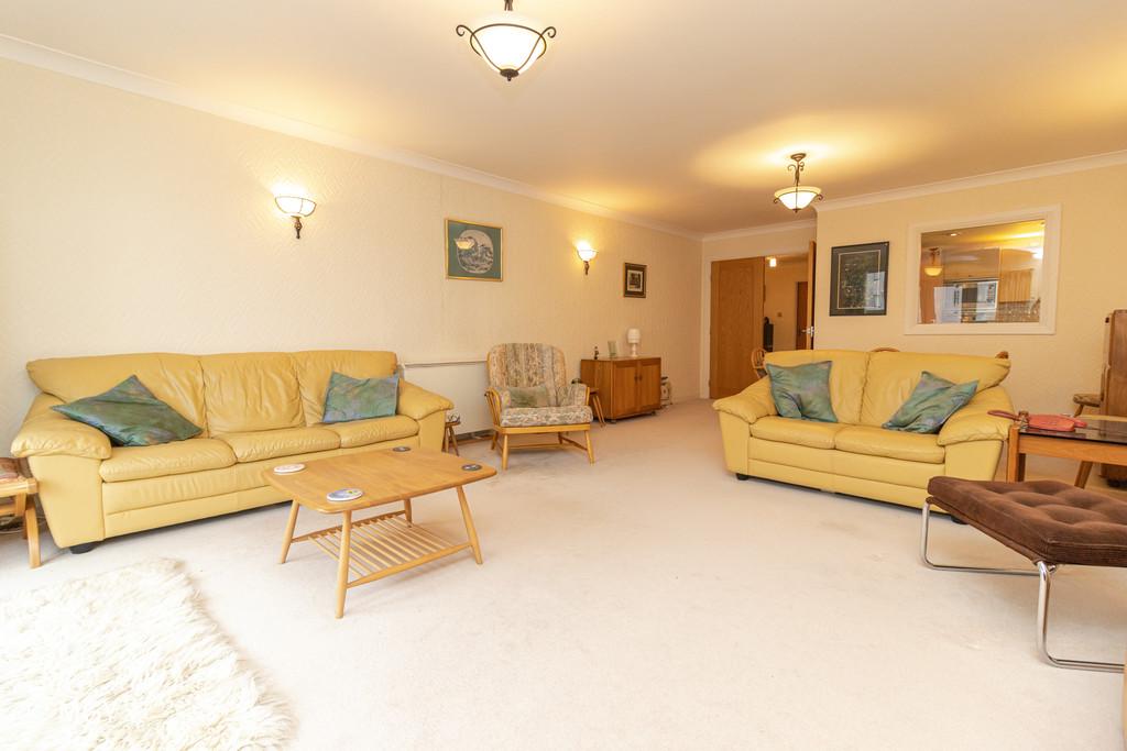 Adventurers Quay, Cardiff Bay 3 bed apartment £1,500 pcm (£346 pw)