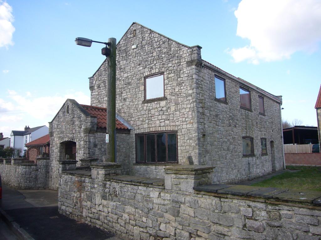 Main Street, West Haddlesey, Nr... 5 bed detached house £280,000