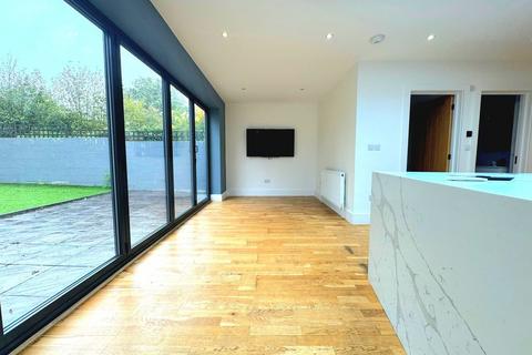 5 bedroom semi-detached house to rent, Boxtree Lane, Harrow Weald