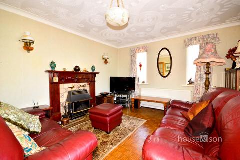 6 Dawn Close, Bournemouth, BH10 4BL