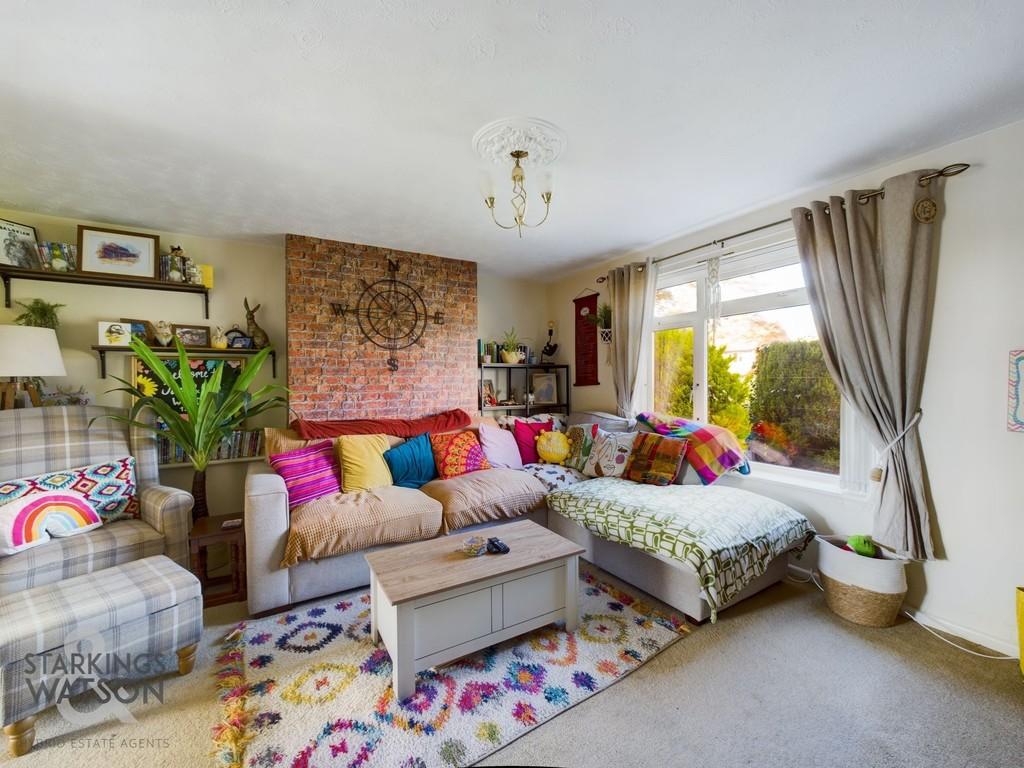 Newton Street, Newton St. Faith, Norwich 2 bed ground floor flat £180,000