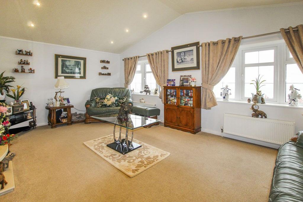 Clinton Wood Close, Pilgrims Retreat, Harrietsham, Maidstone 2 bed