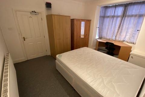 5 bedroom terraced house to rent, Florence Street, Newcastle ST5