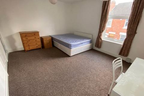 5 bedroom terraced house to rent, Florence Street, Newcastle ST5