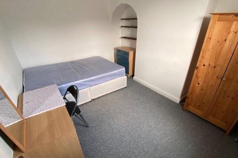 5 bedroom terraced house to rent, Florence Street, Newcastle ST5