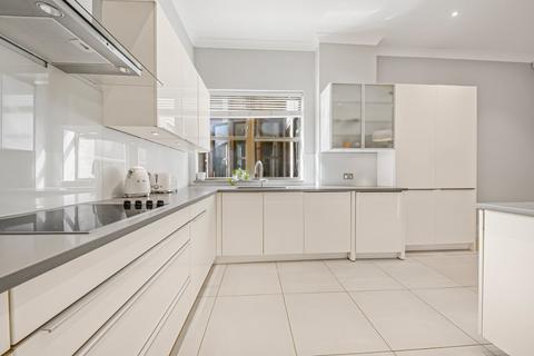4 bedroom flat to rent, Spaniards Road, Hampstead, London