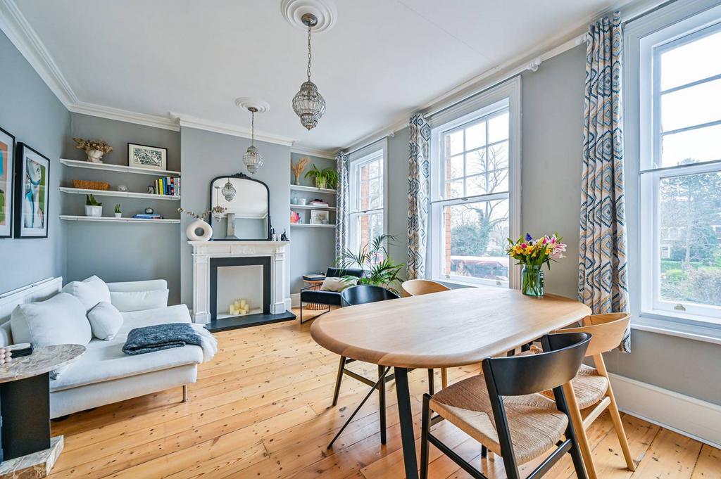 Brixton Hill, Brixton Hill, London, SW2 2 bed flat for sale £400,000
