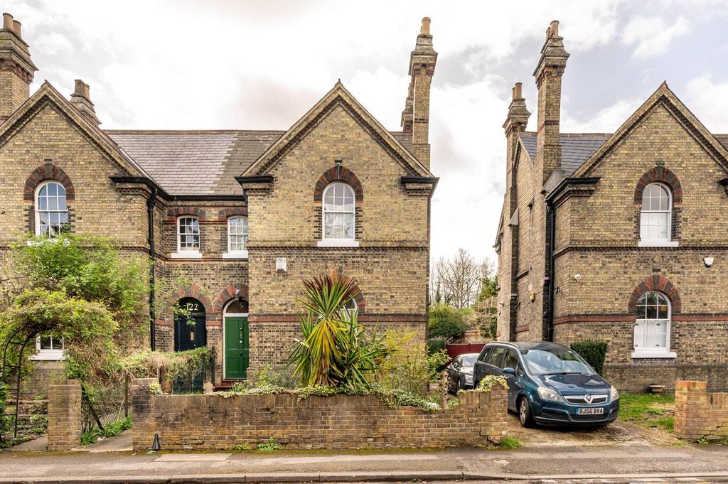 Abbey Lane, Stratford, London, E15 3 bed semidetached house for sale